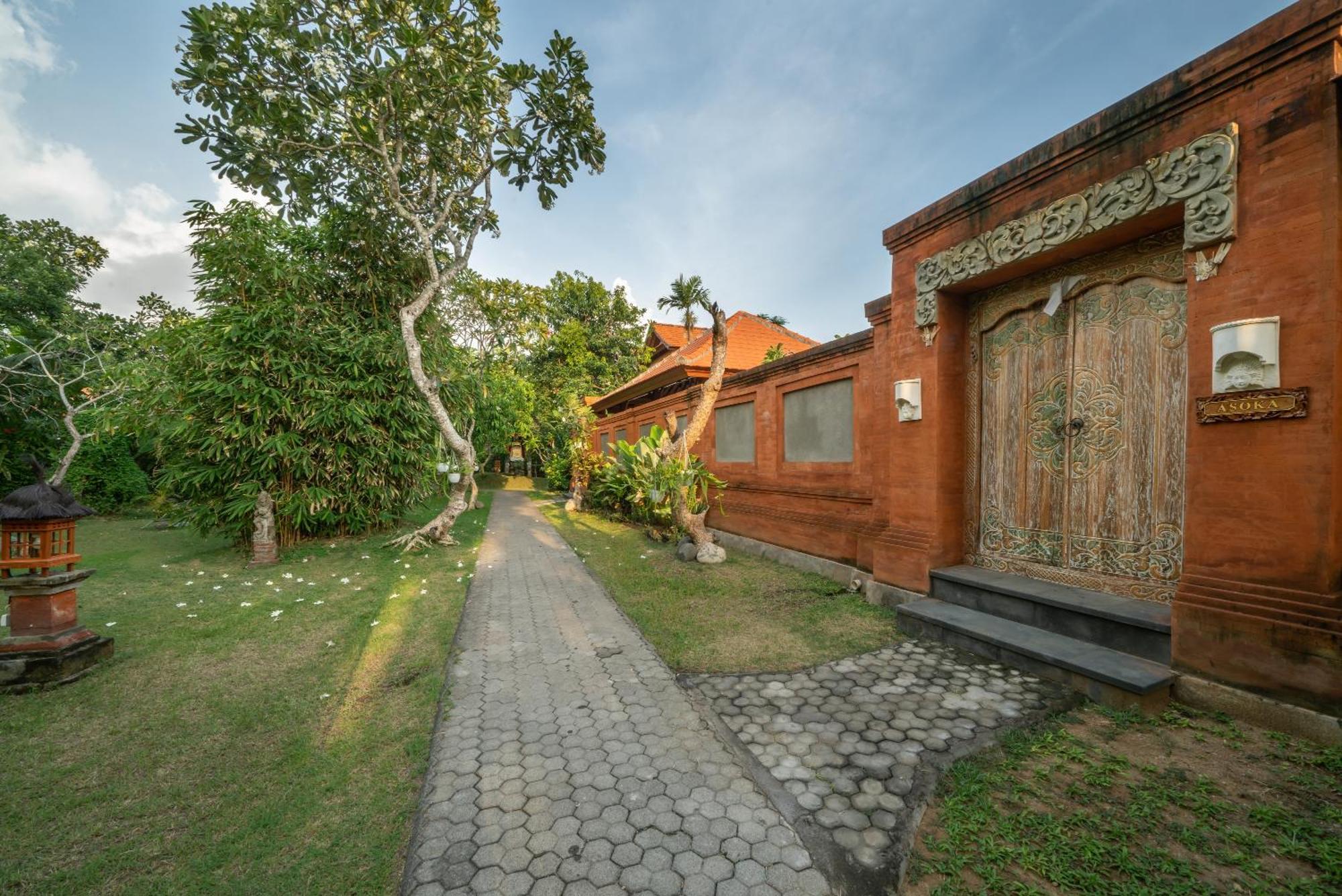 Three Brothers Bungalow Legian Exterior foto